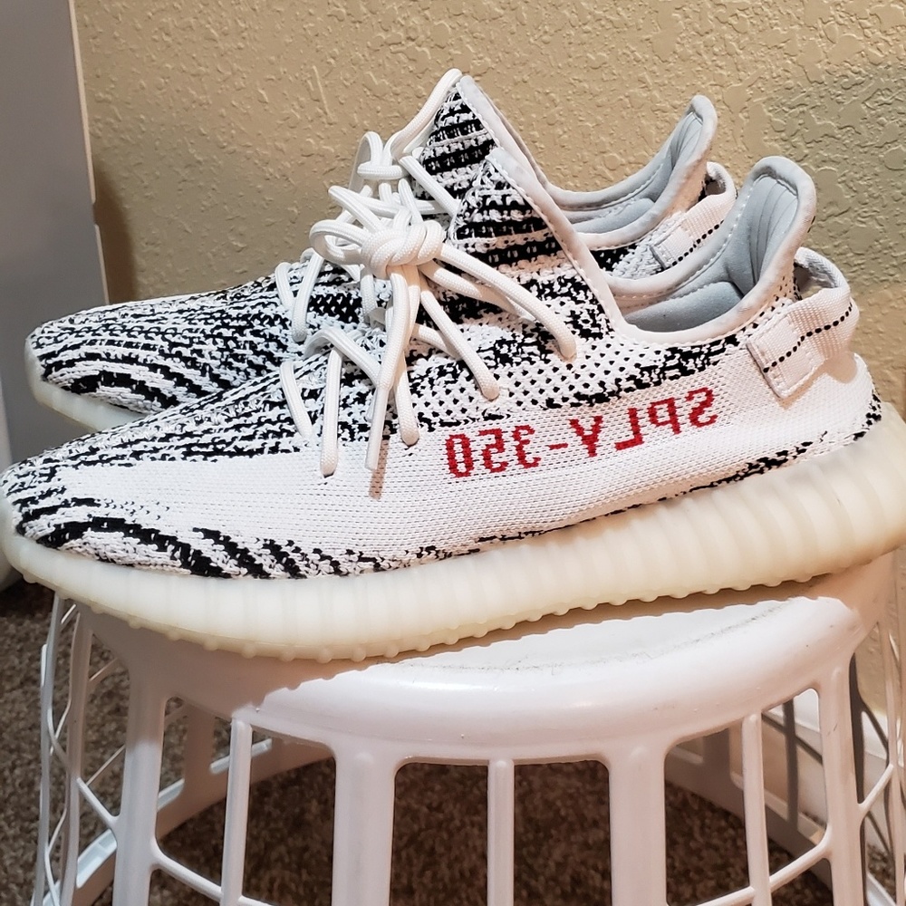 Yeezy 350 v2 zebra